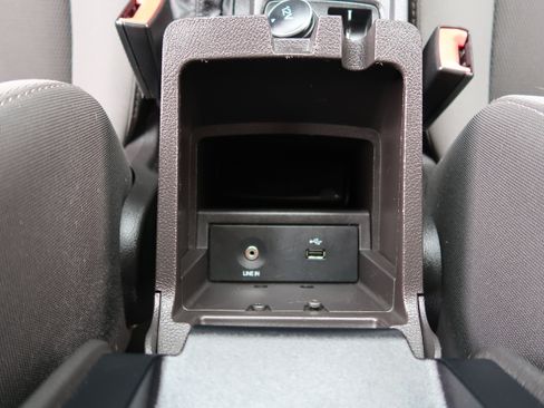 Used 2013 Ford Focus SE FWD image 18