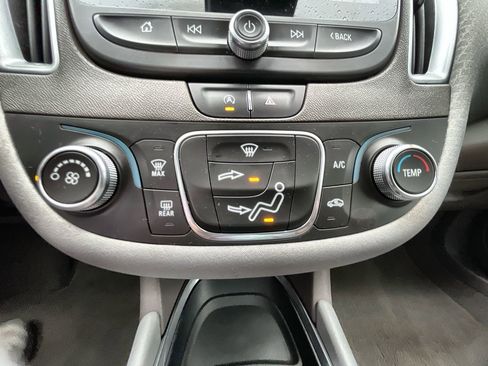 Used 2020 Chevrolet Malibu LS w/ Driver Confidence Package II image 18