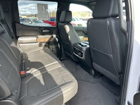 Used 2022 Chevrolet Silverado 1500 High Country w/ Technology Package image 19