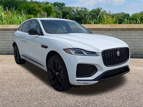 New 2026 Jaguar F-PACE R-Dynamic S image 3