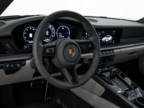 Certified 2025 Porsche 911 Carrera RWD image 17