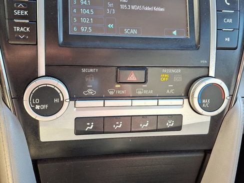 Used 2013 Toyota Camry LE image 14