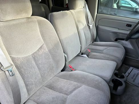 Used 2004 Chevrolet Suburban LS w/ Cargo Package RWD image 27