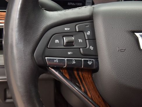 Used 2023 Cadillac Escalade Premium Luxury AWD/4WD image 16