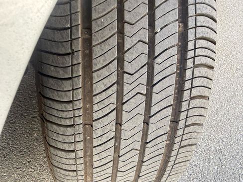 Used 2013 Hyundai Elantra GLS w/ Preferred Pkg image 34