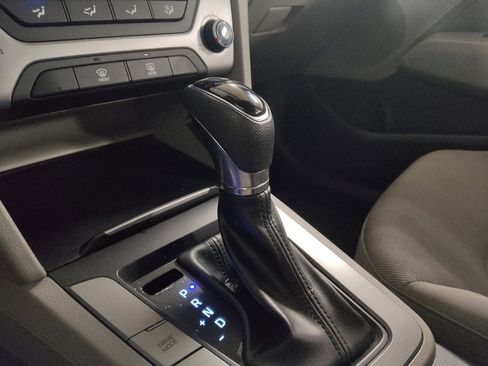 Used 2018 Hyundai Elantra SEL FWD image 26
