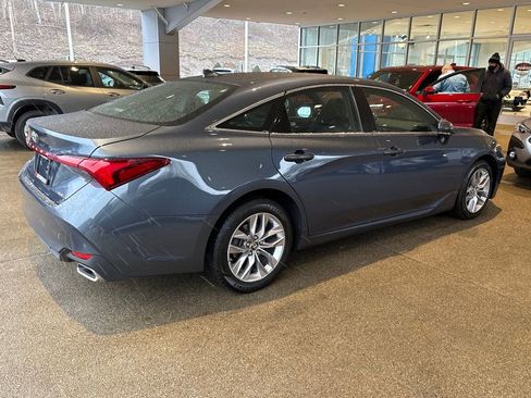 Used 2019 Toyota Avalon XLE image 5