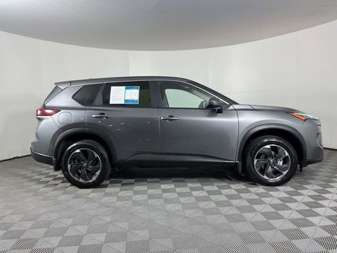 Used 2024 Nissan Rogue SV image 12