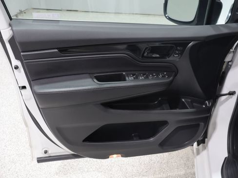 Used 2023 Honda Odyssey Elite image 14