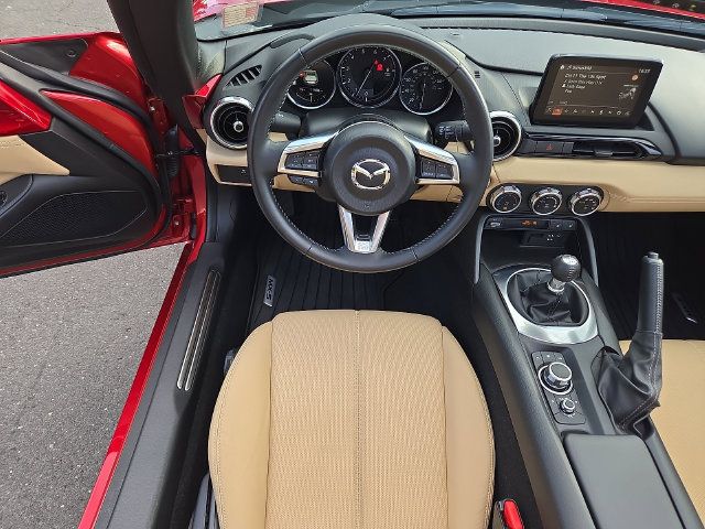 Used 2020 MAZDA MX-5 Miata RF Grand Touring RWD image 14