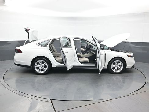 Used 2024 Honda Accord LX image 45