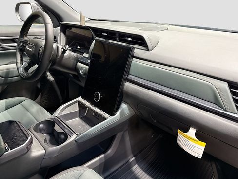 New 2026 GMC Terrain AT4 w/ Convenience Package III image 28