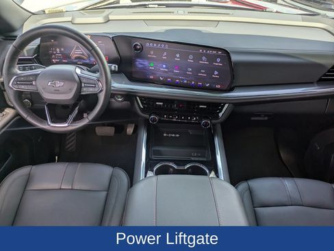 Used 2026 Chevrolet Suburban RST w/ RST Capability Package AWD/4WD image 17