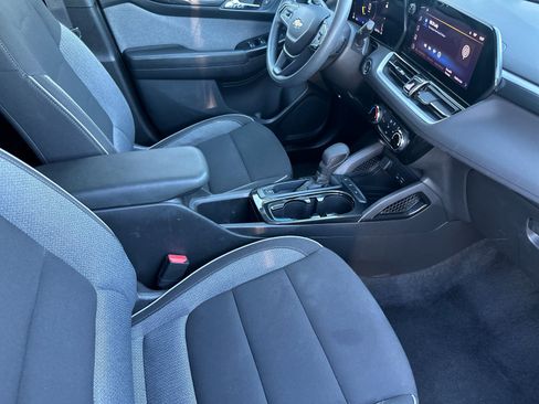 Used 2025 Chevrolet TrailBlazer LT FWD image 16
