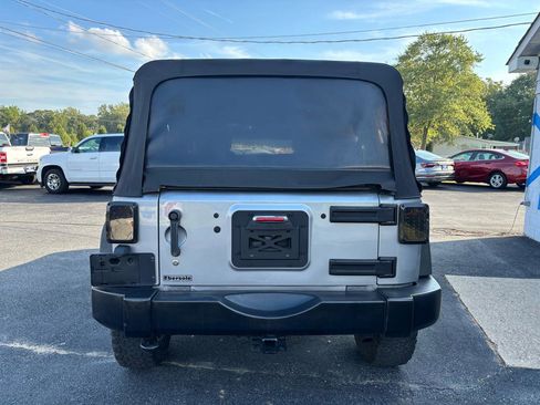 Used 2015 Jeep Wrangler Unlimited Sport w/ Quick Order Package 24S AWD/4WD image 6