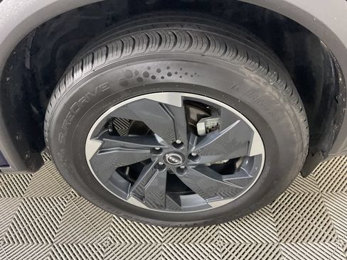 Used 2024 Nissan Rogue SV FWD image 27