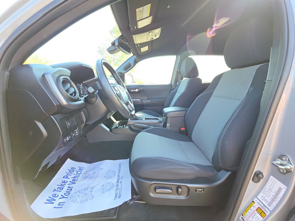 Used 2020 Toyota Tacoma TRD Off-Road AWD/4WD image 10