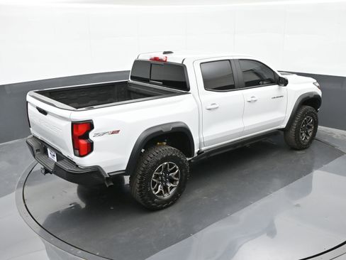 Used 2024 Chevrolet Colorado ZR2 w/ ZR2 Convenience Package III image 34