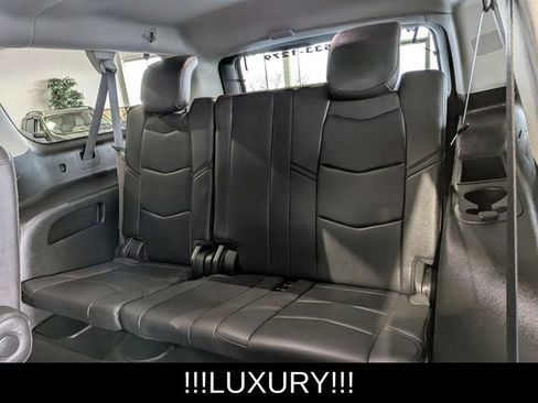 Used 2019 Cadillac Escalade ESV Luxury image 20