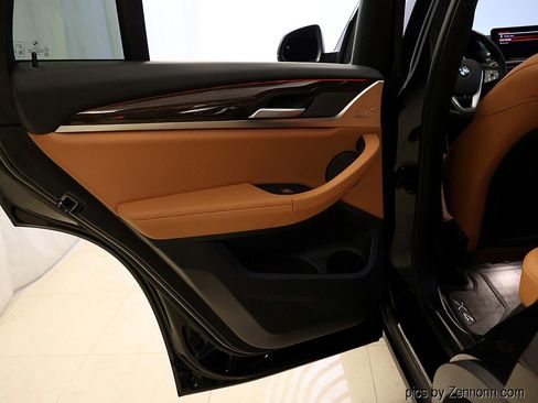 Certified 2024 BMW X4 xDrive30i w/ Premium Package image 28