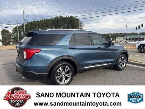 Used 2020 Ford Explorer Platinum image 3