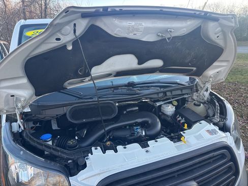 Used 2017 Ford Transit 150 XL image 34