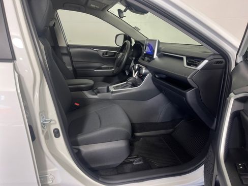 Used 2025 Toyota RAV4 LE AWD/4WD image 28