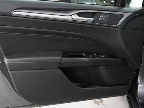 Used 2014 Ford Fusion Titanium FWD image 17