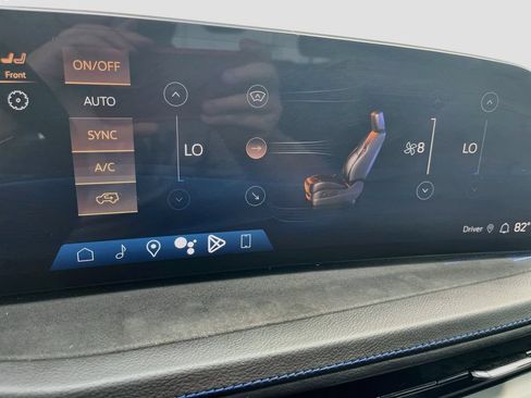 Used 2024 Cadillac XT4 Sport w/ Cold Weather Package FWD image 16