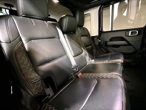 Used 2020 Jeep Wrangler Unlimited Sahara image 37