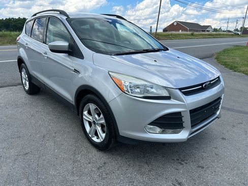 Used 2014 Ford Escape SE w/ Equipment Group 201A FWD image 4