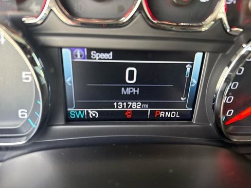 Used 2019 Chevrolet Suburban Premier RWD image 12