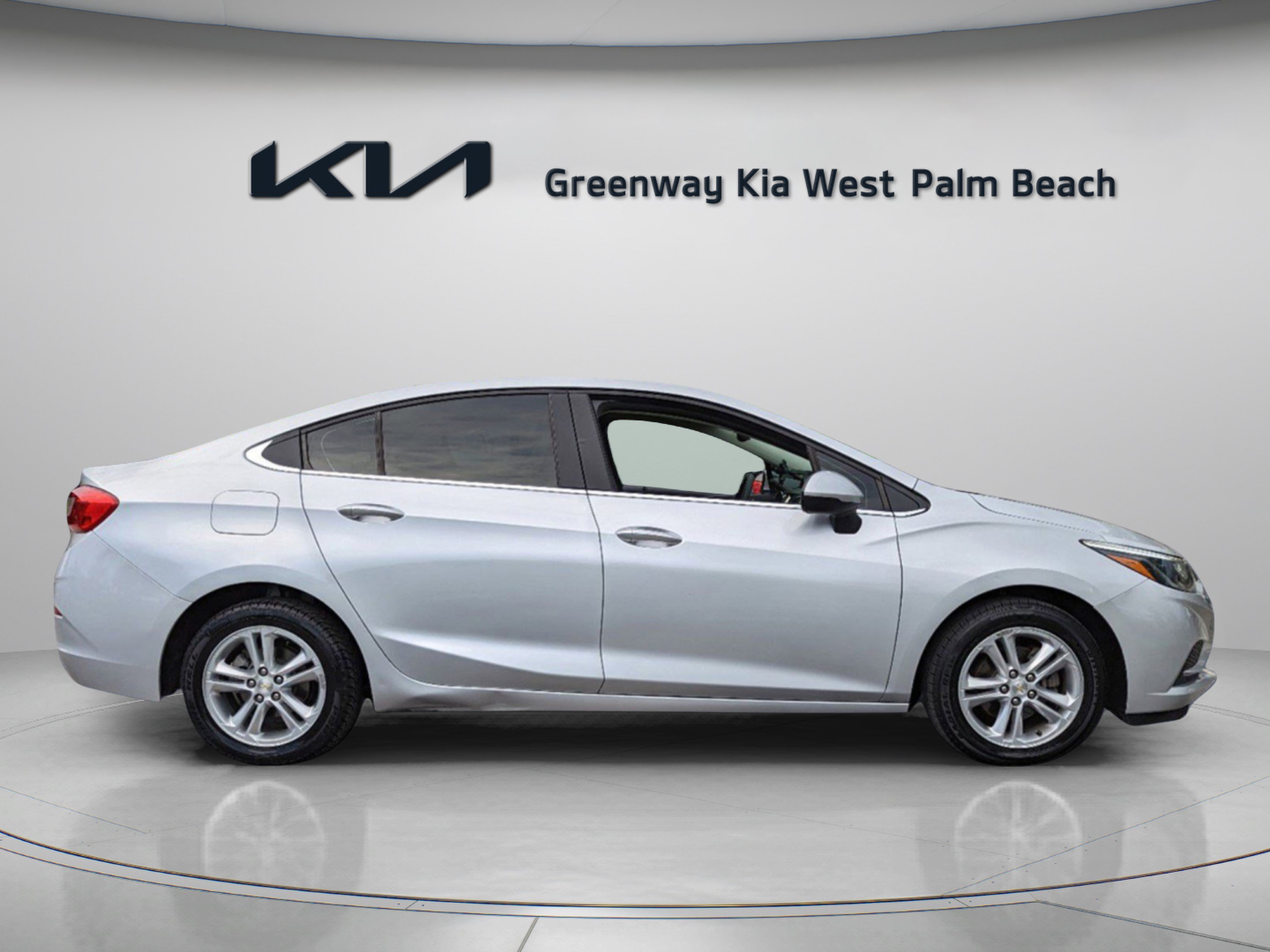 Used 2017 Chevrolet Cruze LT w/ Convenience Package FWD image 17