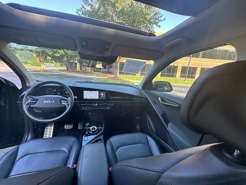 Used 2023 Kia Niro Wave w/ Wave Preserve Package FWD image 30