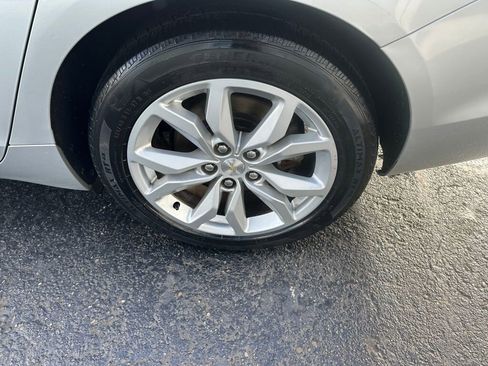 Used 2017 Chevrolet Impala LT image 8