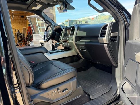 Used 2017 Ford F150 Lariat w/ Equipment Group 502A Luxury AWD/4WD image 16