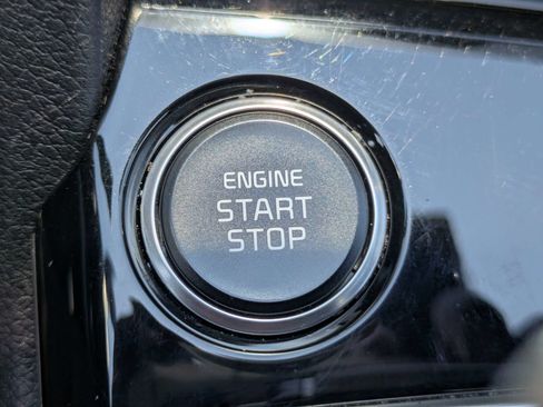 Used 2024 Kia Sportage EX FWD image 22