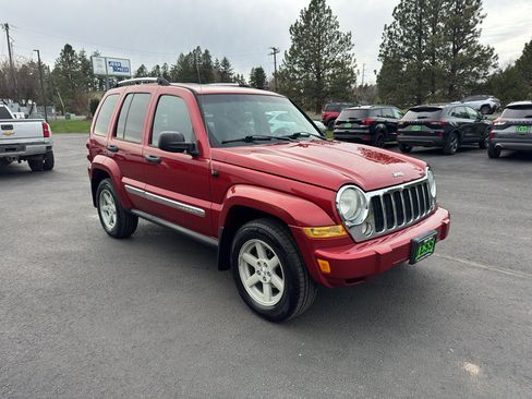 Used 2005 Jeep Liberty Limited image 3
