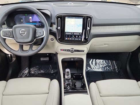 New 2026 Volvo XC40 B5 Ultra w/ Climate Package image 16