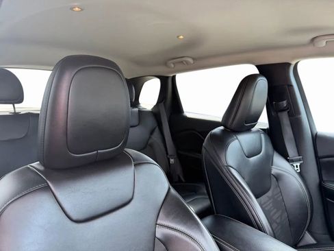 Used 2022 Jeep Cherokee Latitude image 29