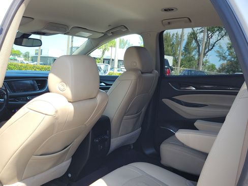 Used 2020 Buick Enclave Essence FWD image 12