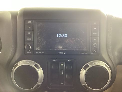 Used 2015 Jeep Wrangler Unlimited Rubicon w/ Dual Top Group image 24