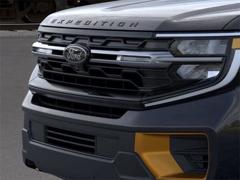 New 2026 Ford Expedition Tremor image 17