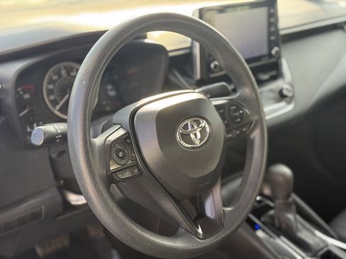 Used 2021 Toyota Corolla LE image 13