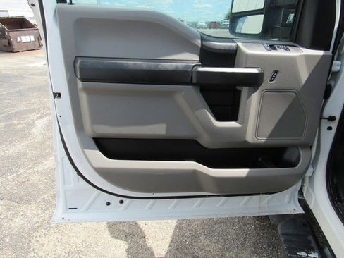 Used 2018 Ford F550 4x4 Regular Cab Super Duty image 21