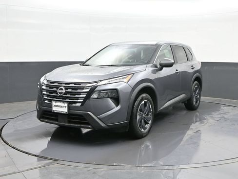 Used 2025 Nissan Rogue SV FWD image 28