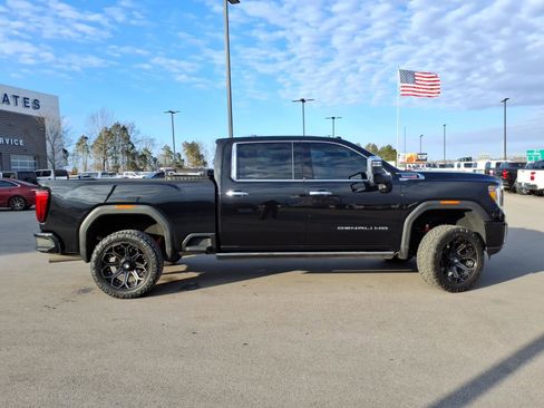 Used 2022 GMC Sierra 3500 Denali w/ Denali Black Diamond Edition image 2