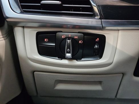 Used 2017 BMW X5 xDrive40e image 34