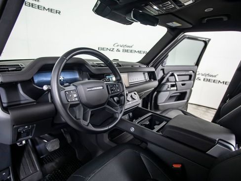 Used 2024 Land Rover Defender 110 X-Dynamic SE AWD/4WD image 20
