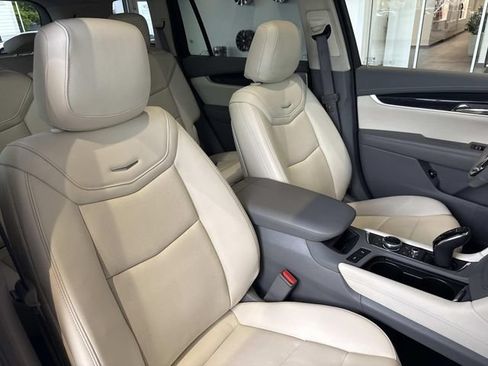 Certified 2024 Cadillac XT6 Premium Luxury w/ LPO, Floor Liner Package AWD/4WD image 22